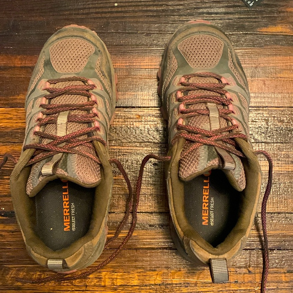 Merrell Boulder trail / hiking shoes, size 8
